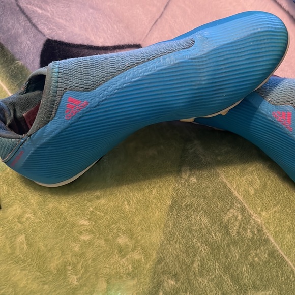 ADIDAS SOCCER CLEATS…..$30 - Picture 3 of 7
